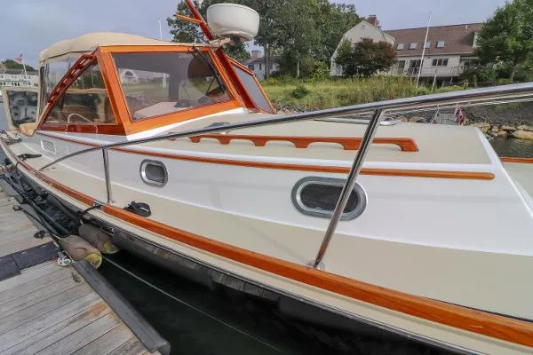 Slide: The Image of CH Marine Shelter Island Runabout 2000 - 5