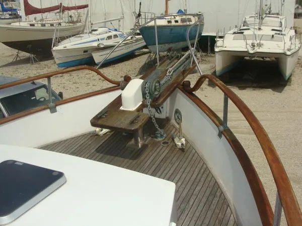 Slide: The Image of Grand Banks 32 Sedan 1977 - 10