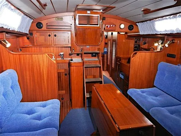 Slide: The Image of Hallberg-Rassy 36 MKII 1996 - 11