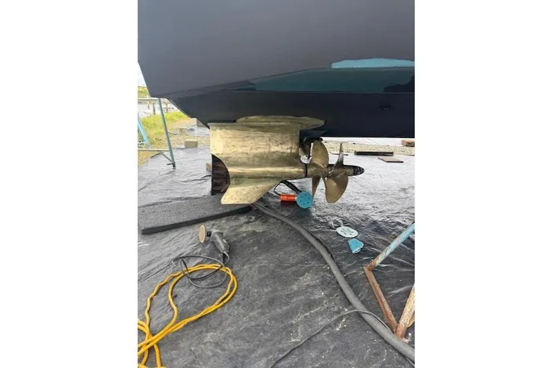 Slide: The Image of Propeller and hull of 2008 Tiara Yachts 3900 Sovran on dry dock. - 37