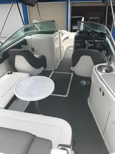 Slide: The Image of Sea Ray 260 Sundeck 2011 - 10