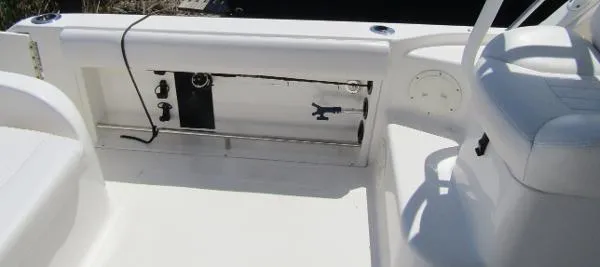 Slide: The Image of Robalo 265 Cuddy Cabin 2016 - 11