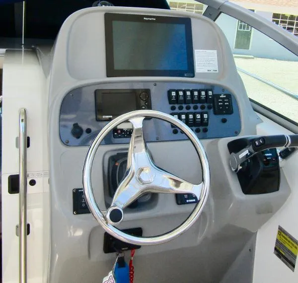 Slide: The Image of Robalo 265 Cuddy Cabin 2016 - 4