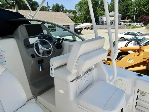 Slide: The Image of Robalo 265 Cuddy Cabin 2016 - 5