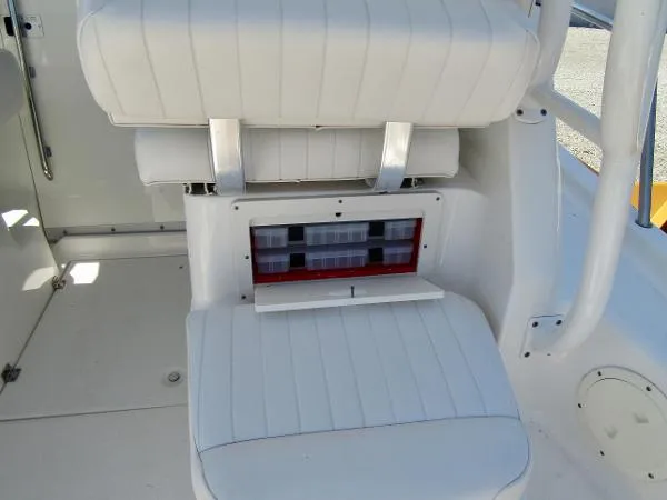 Slide: The Image of Robalo 265 Cuddy Cabin 2016 - 8