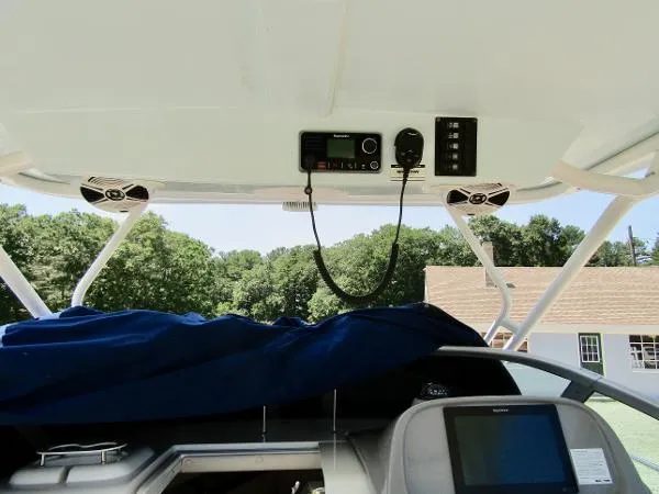 Slide: The Image of Robalo 265 Cuddy Cabin 2016 - 9