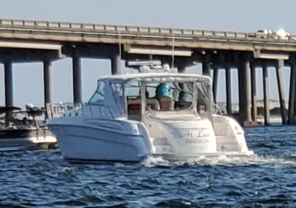 Slide: The Image of Sea Ray 580 Super Sun Sport 2000 - 1