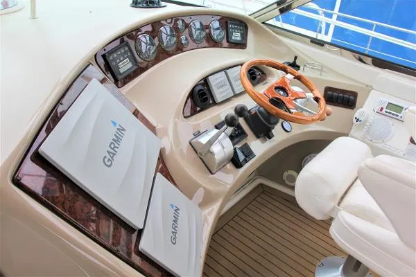 Slide: The Image of Sea Ray 580 Super Sun Sport 2000 - 3
