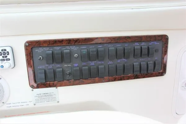 Slide: The Image of Sea Ray 580 Super Sun Sport 2000 - 5