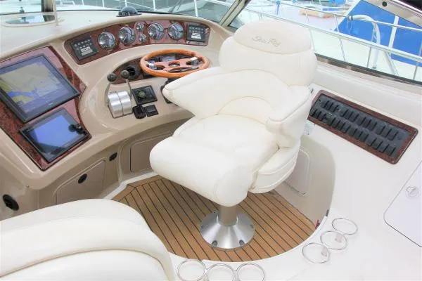 Slide: The Image of Sea Ray 580 Super Sun Sport 2000 - 8