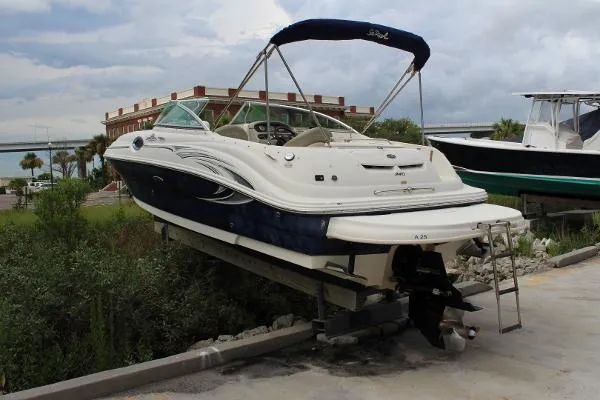 Slide: The Image of Sea Ray 240 Sundeck 2006 - 3