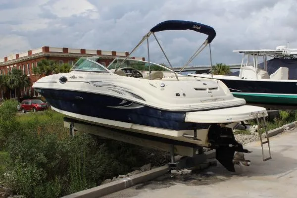 Slide: The Image of Sea Ray 240 Sundeck 2006 - 4