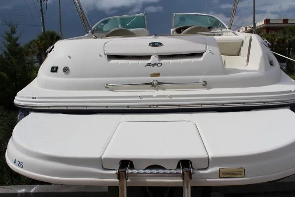 Slide: The Image of Sea Ray 240 Sundeck 2006 - 7