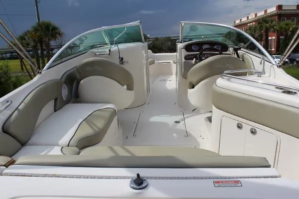 Slide: The Image of Sea Ray 240 Sundeck 2006 - 8