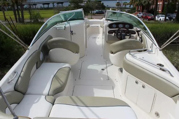 Slide: The Image of Sea Ray 240 Sundeck 2006 - 9
