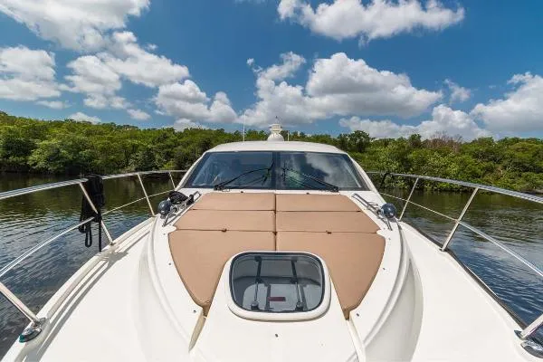 Slide: The Image of Sea Ray 400 Sundancer 2017 - 2