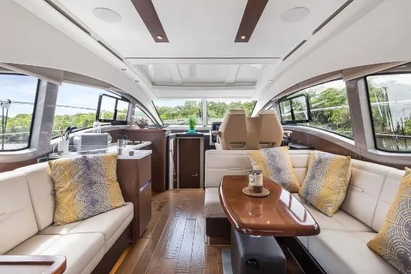Slide: The Image of Sea Ray 400 Sundancer 2017 - 7