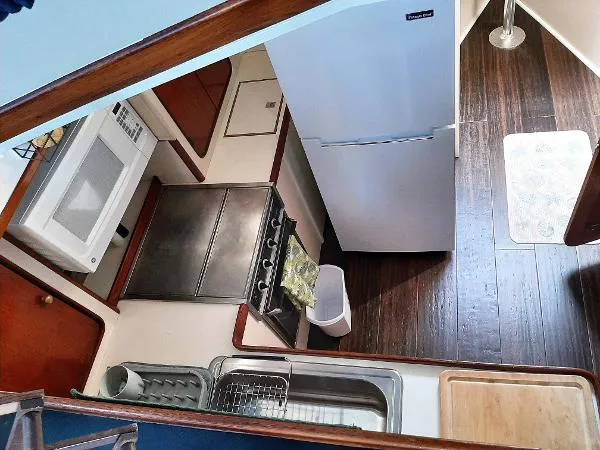Slide: The Image of Gulfstar 44 Trawler/Motor Cruiser 1979 - 5