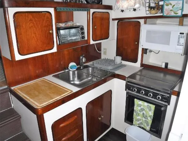 Slide: The Image of Gulfstar 44 Trawler/Motor Cruiser 1979 - 6
