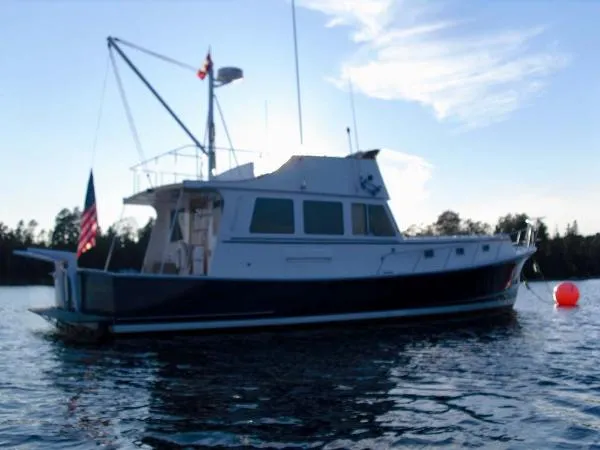 Slide: The Image of Jarvis Newman Flybridge Motoryacht 1987 - 3