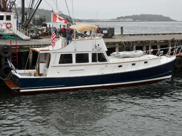 Slide: The Image of Jarvis Newman Flybridge Motoryacht 1987 - 8