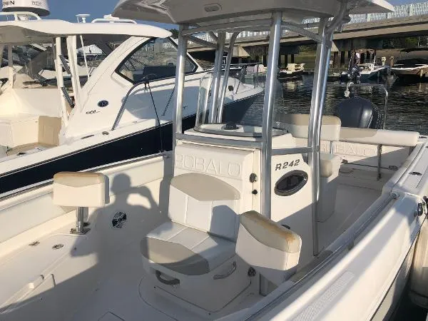 Slide: The Image of Robalo R242 Center Console 2015 - 3
