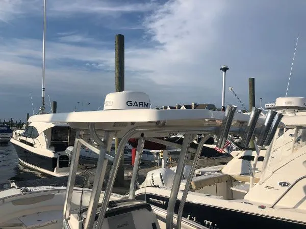 Slide: The Image of Robalo R242 Center Console 2015 - 7