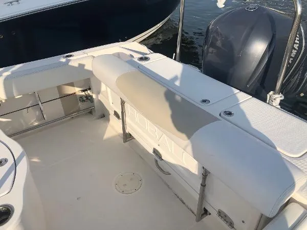 Slide: The Image of Robalo R242 Center Console 2015 - 9