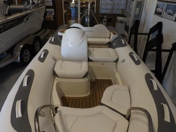 Slide: The Image of Avon Seasport 470 Deluxe NEO 2017 - 1