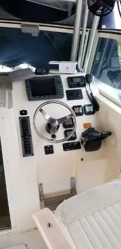 Slide: The Image of Parker Marine 2510 XL Walkaround 2007 - 3