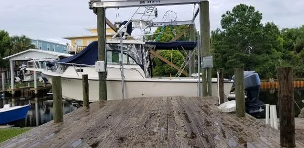 Slide: The Image of Parker Marine 2510 XL Walkaround 2007 - 4