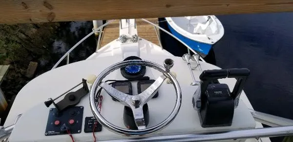 Slide: The Image of Parker Marine 2510 XL Walkaround 2007 - 7