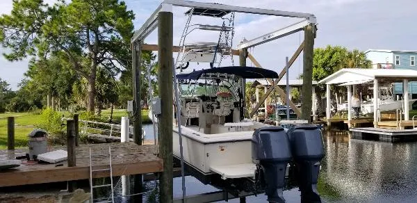 Slide: The Image of Parker Marine 2510 XL Walkaround 2007 - 8