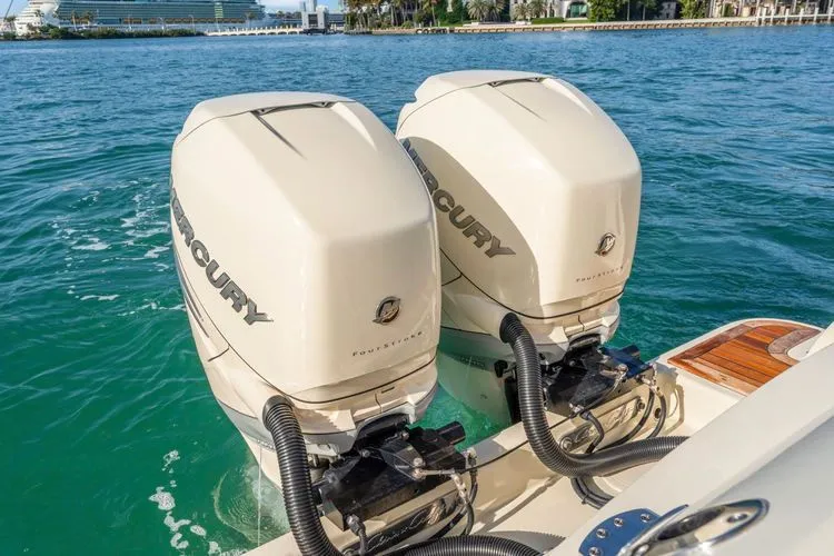 Slide: The Image of 2022 Chris-craft Catalina 30 - Image 9 - 9