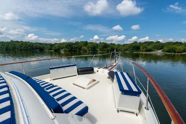 Slide: The Image of Hatteras 63 Motor Yacht 1987 - 5