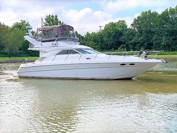 Slide: The Image of Sea Ray 400 Sedan Bridge 1997 - 1