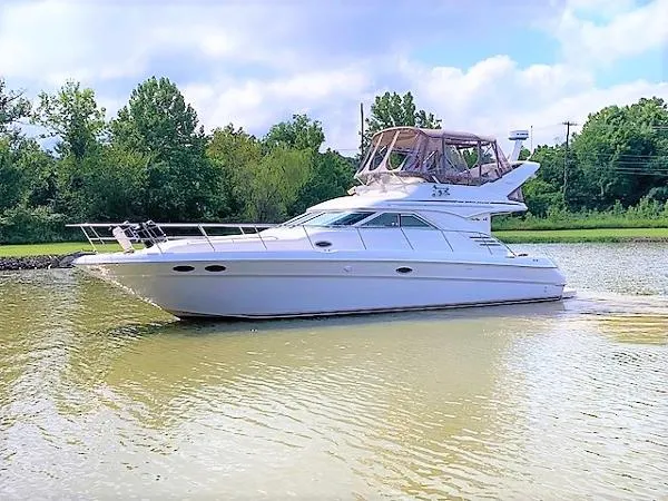 Slide: The Image of Sea Ray 400 Sedan Bridge 1997 - 3