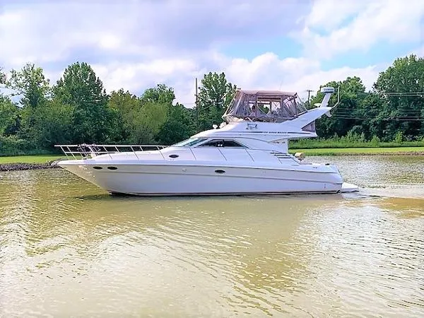 Slide: The Image of Sea Ray 400 Sedan Bridge 1997 - 4