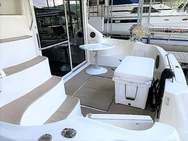 Slide: The Image of Sea Ray 400 Sedan Bridge 1997 - 8