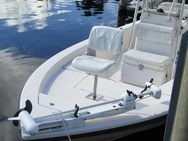 Slide: The Image of Pathfinder 2200 V 2005 - 10