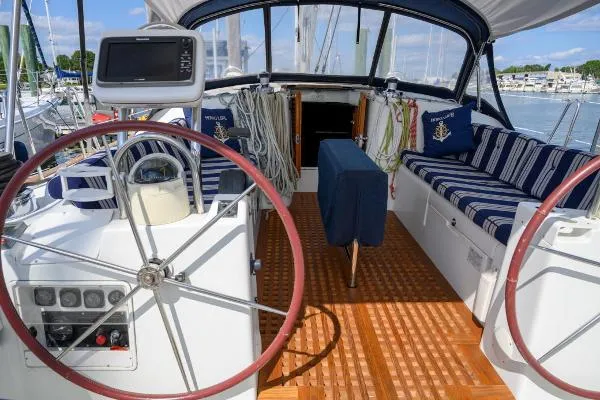 Slide: The Image of Beneteau 473 2001 - 8