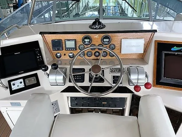 Slide: The Image of Sea Ray 460 Convertible 1987 - 7