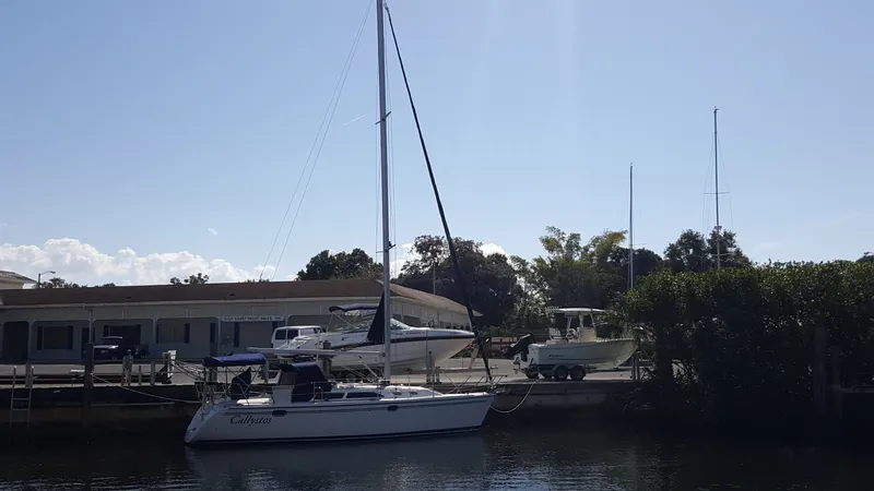 Slide: The Image of Catalina 320 MkII 2006 - 1