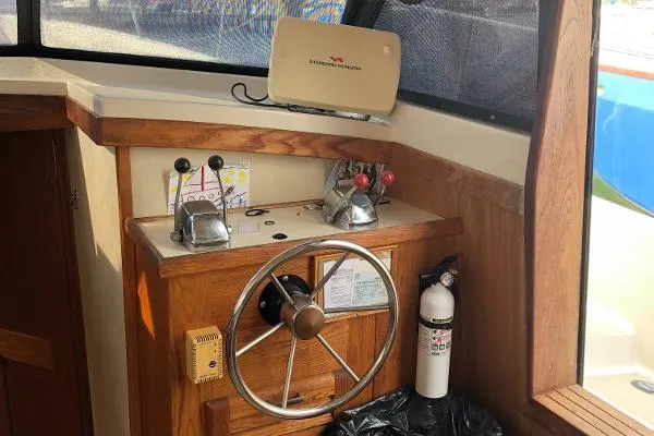 Slide: The Image of Mainship 40 Double Cabin 1987 - 11