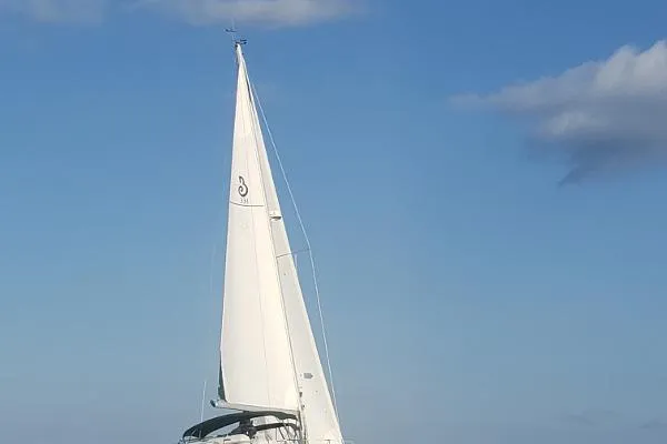 Slide: The Image of Beneteau 331 2000 - 5