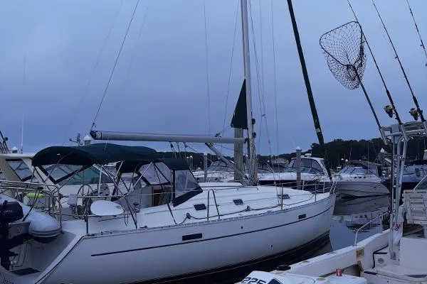 Slide: The Image of Beneteau 331 2000 - 8