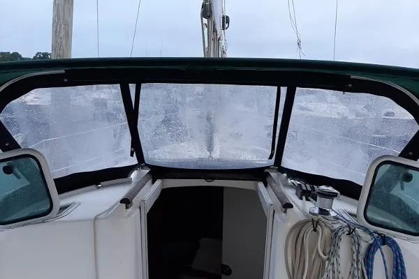 Slide: The Image of Beneteau 331 2000 - 9