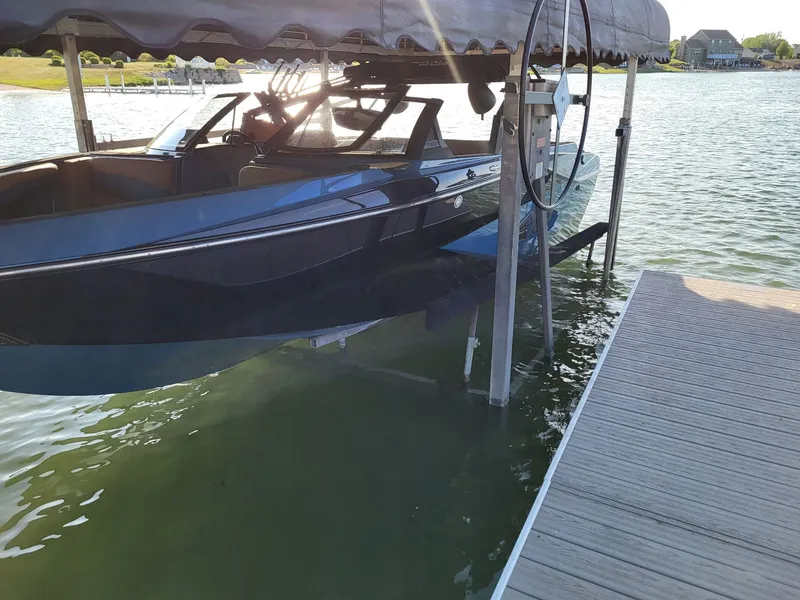 Slide: The Image of Axis T220 2023 - 2