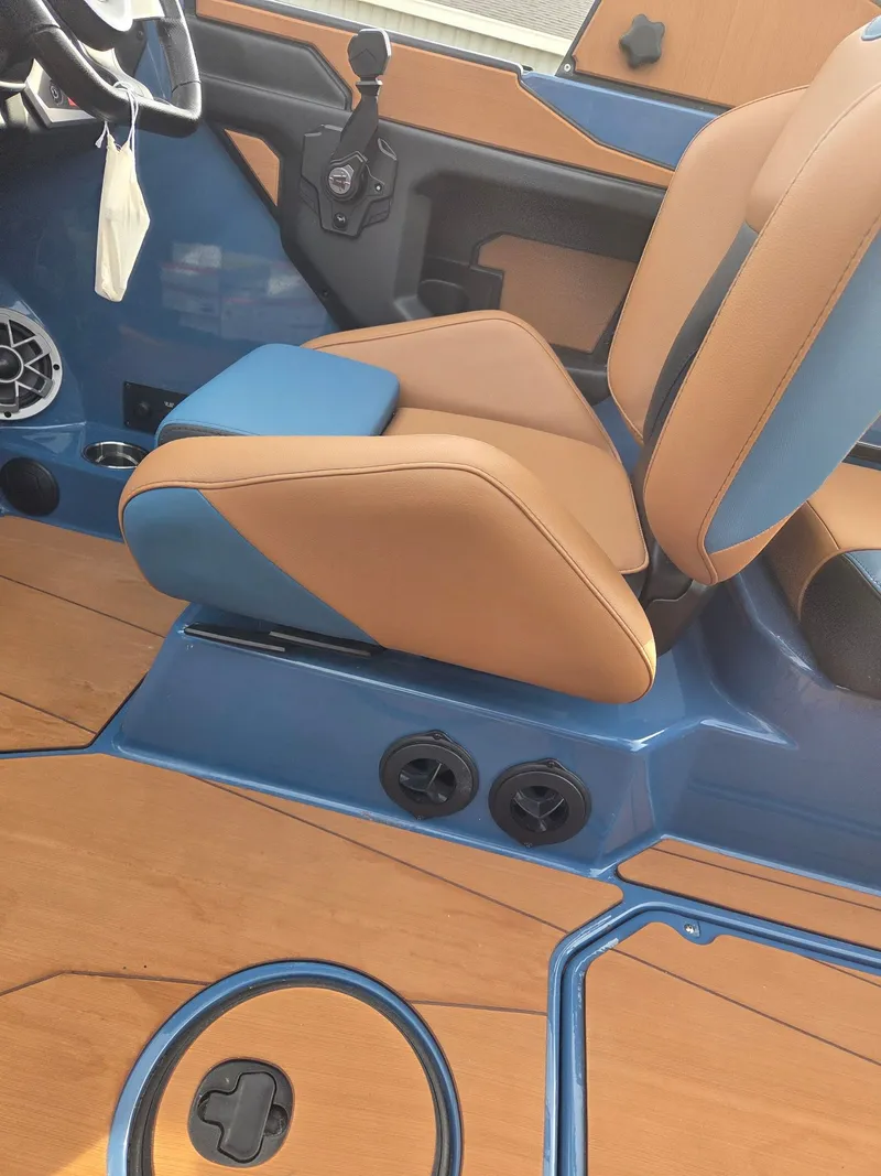 Slide: The Image of Axis T220 2023 - 5