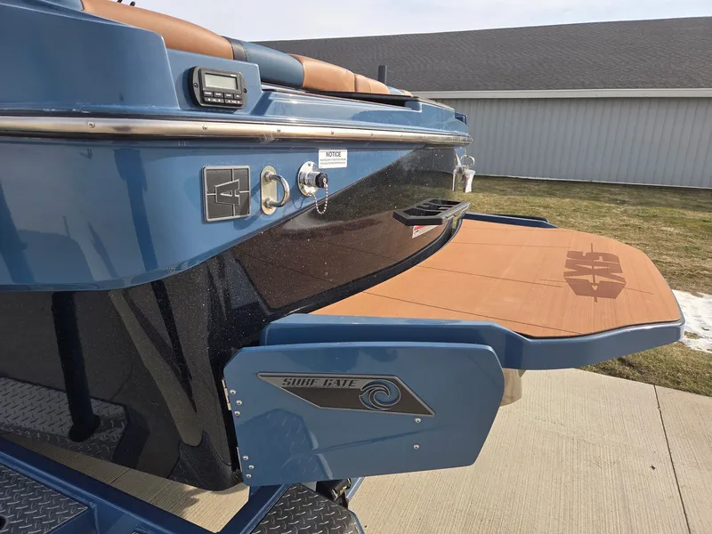 Slide: The Image of Axis T220 2023 - 9